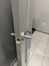 No lock on bathroom door