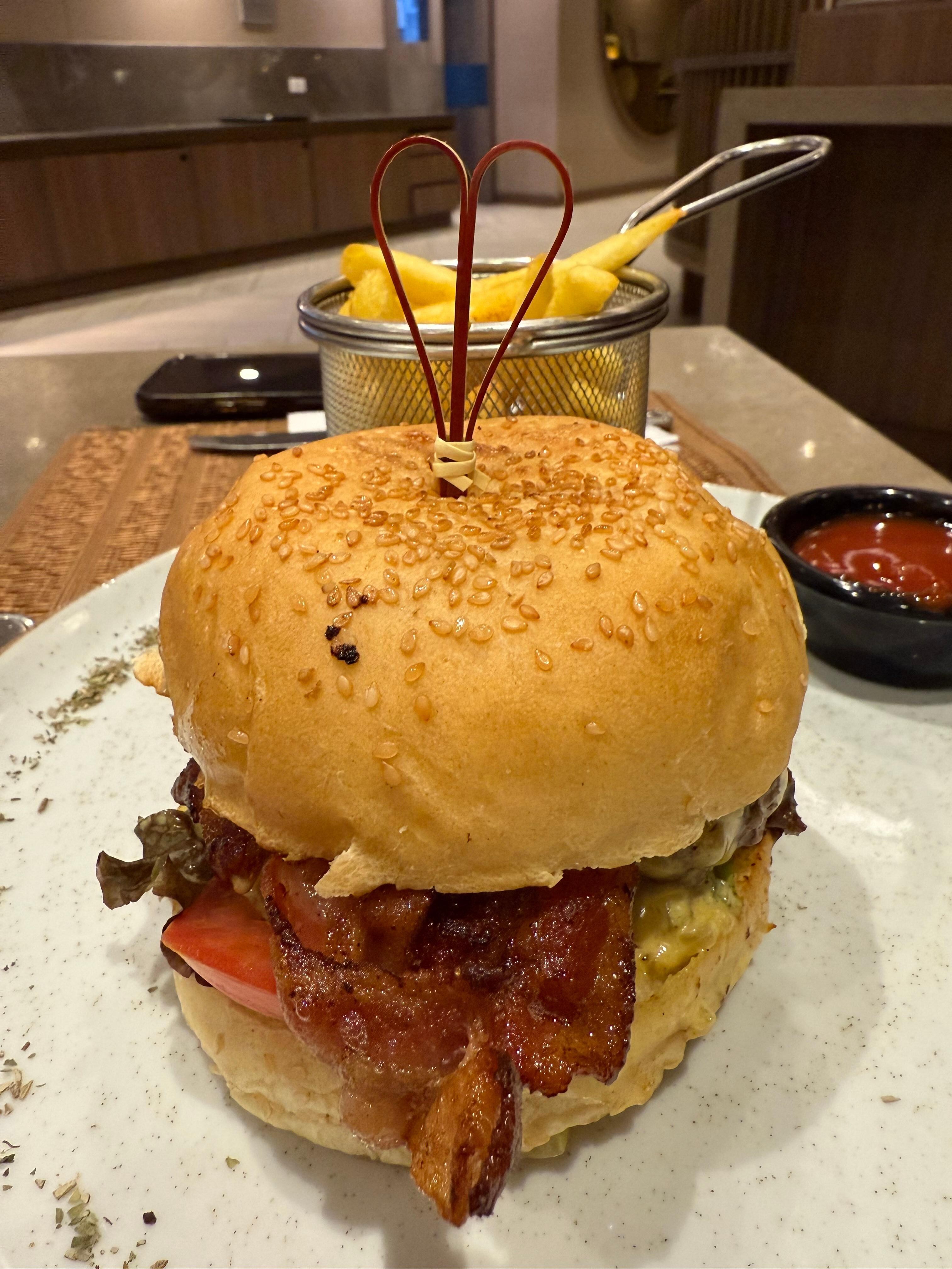 Bacon cheeseburger at Nomade.