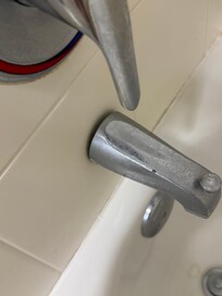 Fixtures were loose and unstable,