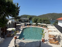 Gorgeous pool - very Arizona vibes