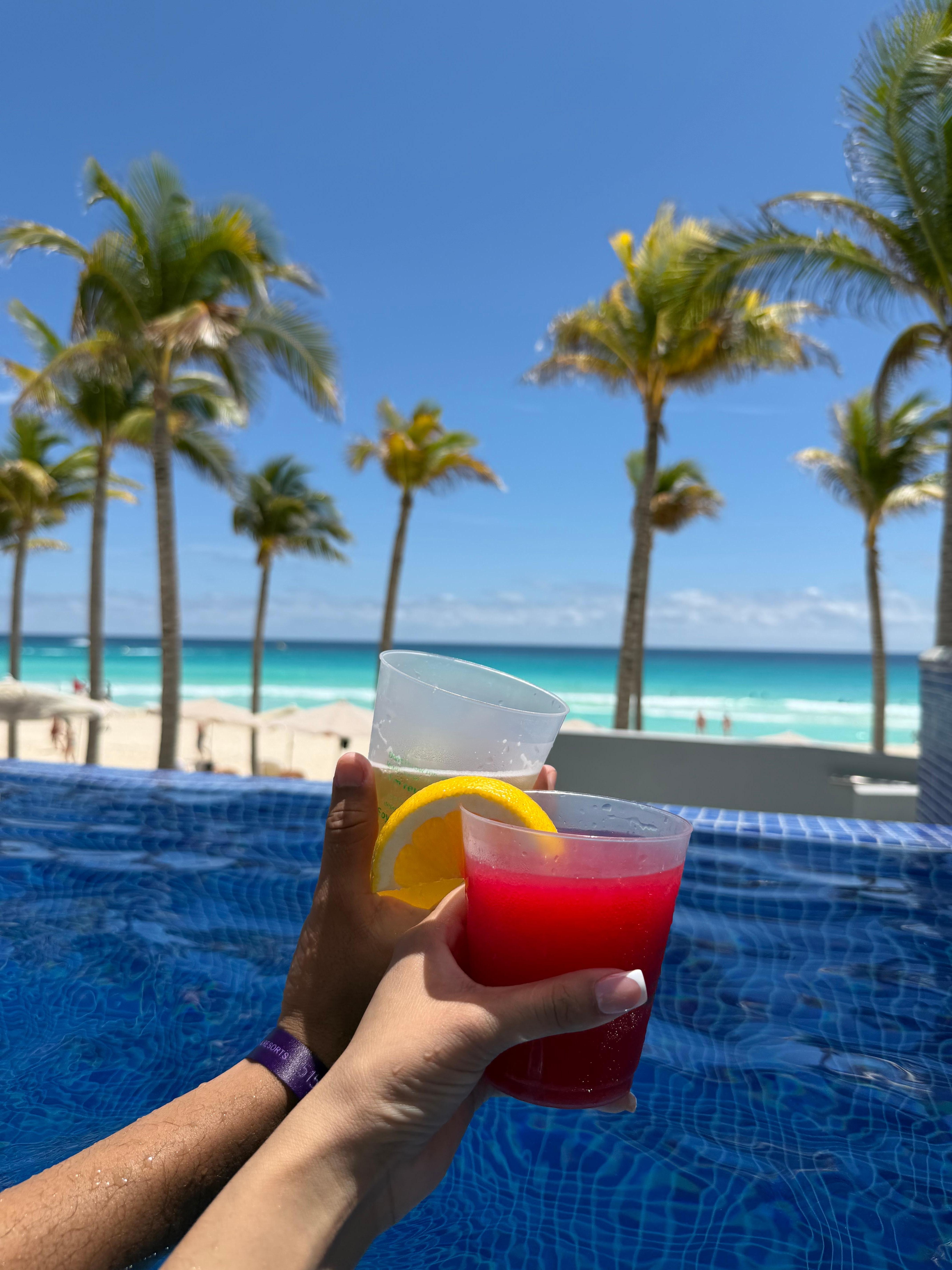 They had servers bringing you drinks to the pool! 