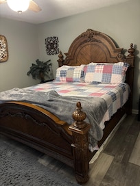 Nice sized bedrooms. Very clean and beds were very comfortable. Quiet neighborhood.