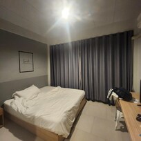 Picture is when i was leaving my room. The lobby looked new and fresh. I didn't expect the room to look so dated and worn. Felt like a dorm or hostel room.