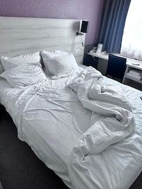 Room handed over to me in this state