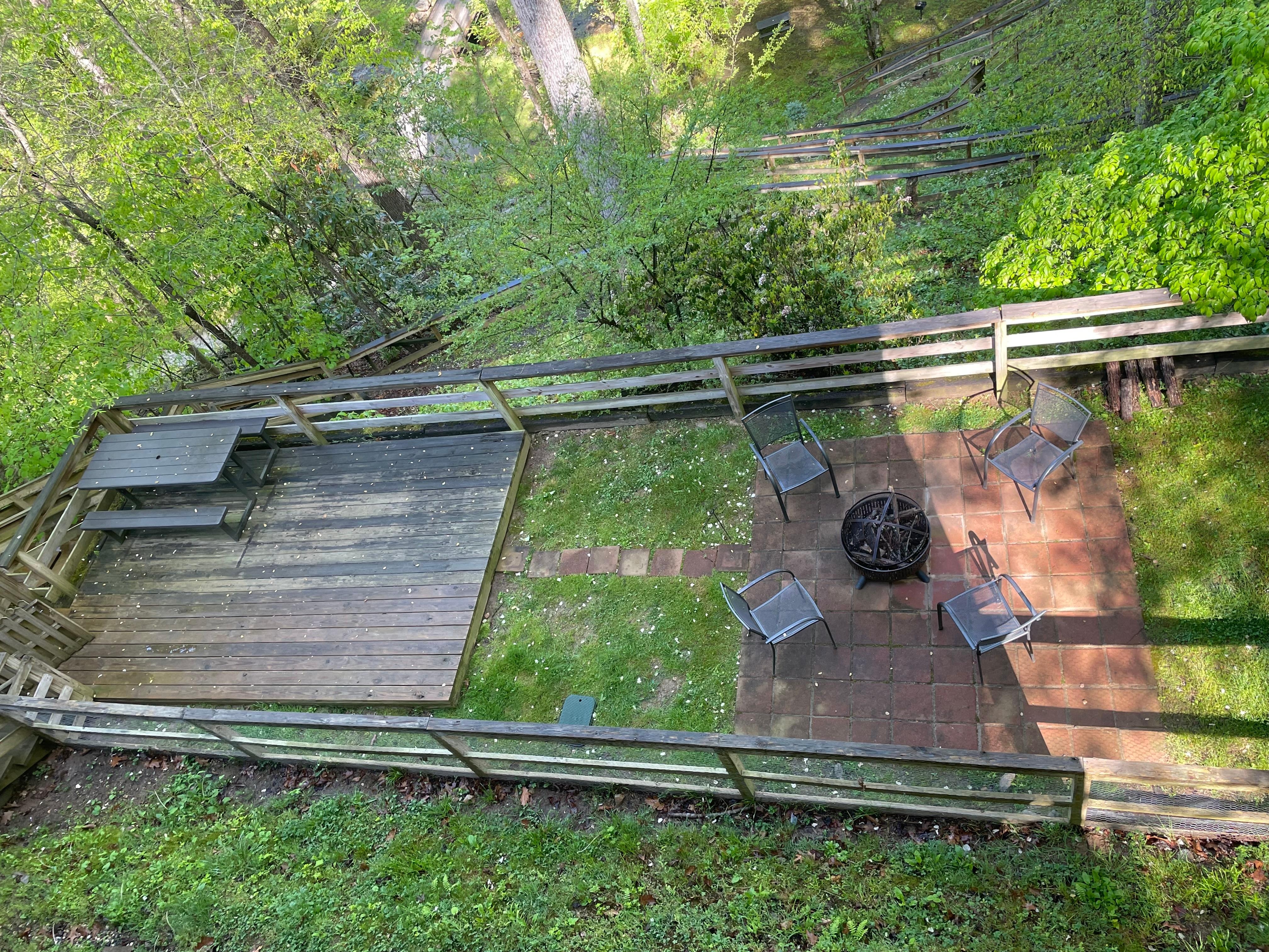 Fenced area if you bring your fur babies! 