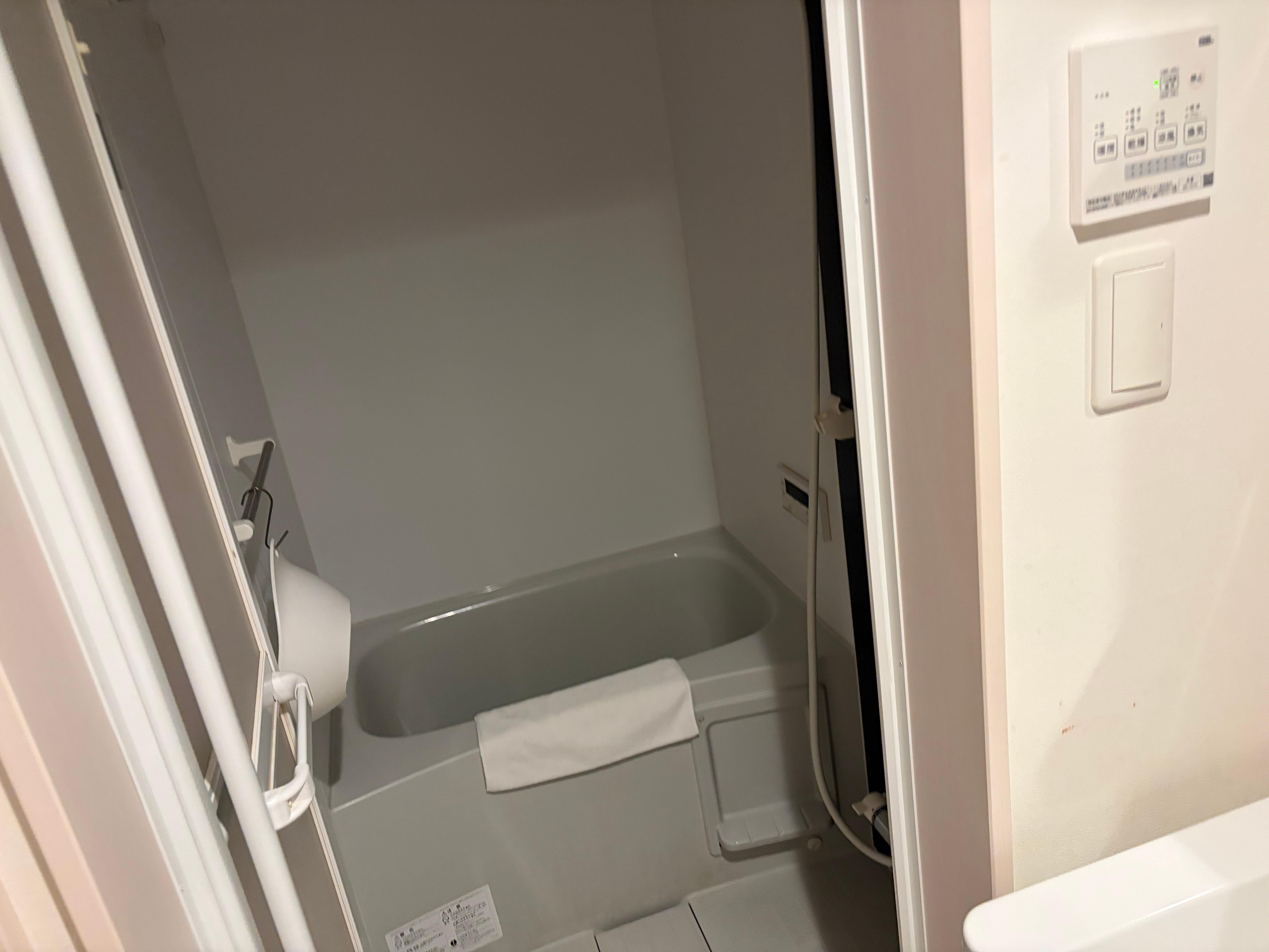 浴室乾燥があるので、ここで洗濯物を乾かせました