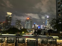 Terraza de la cafetería del hotel