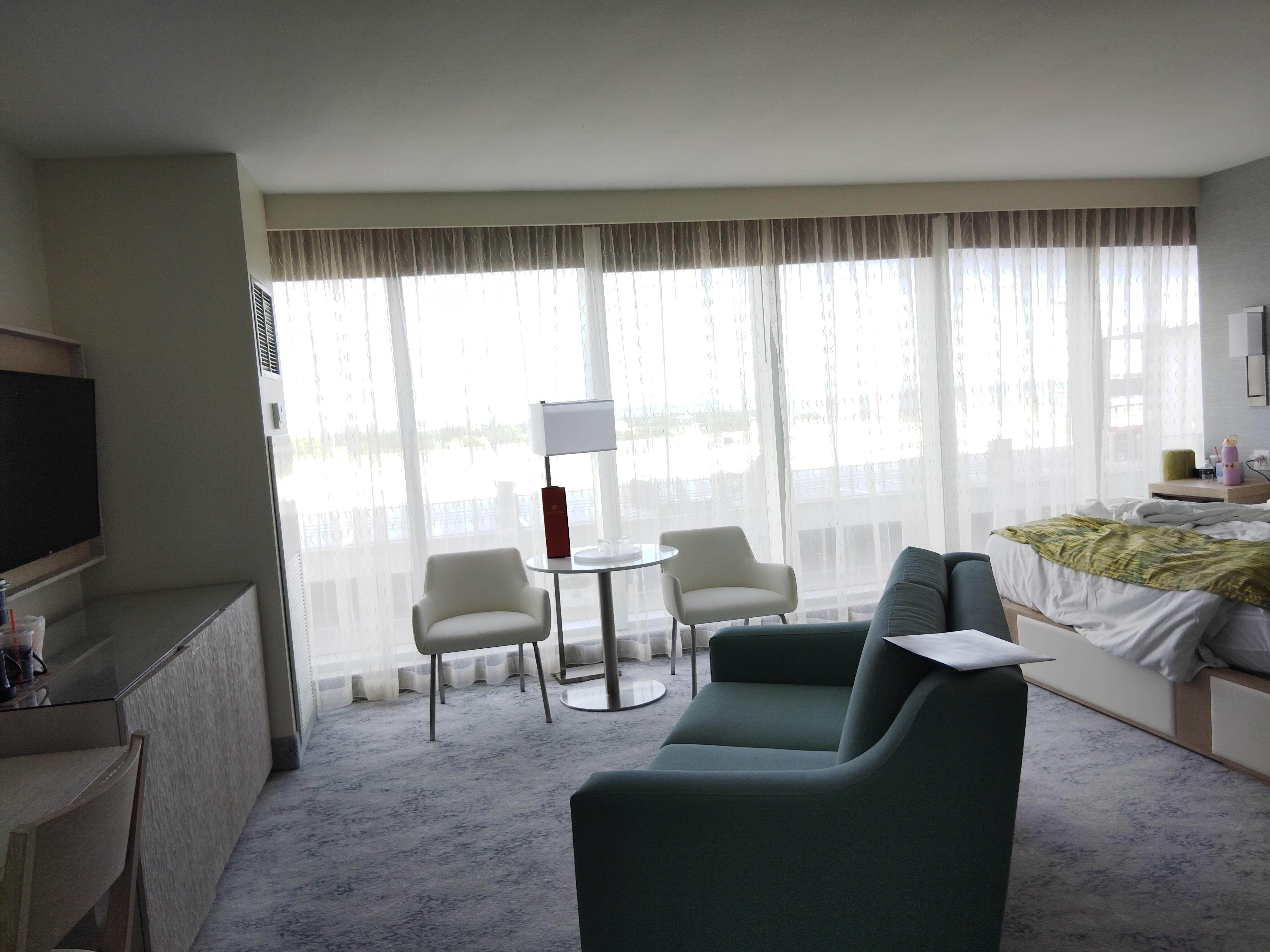 I love the windows, try to get a top floor facing the beach. 