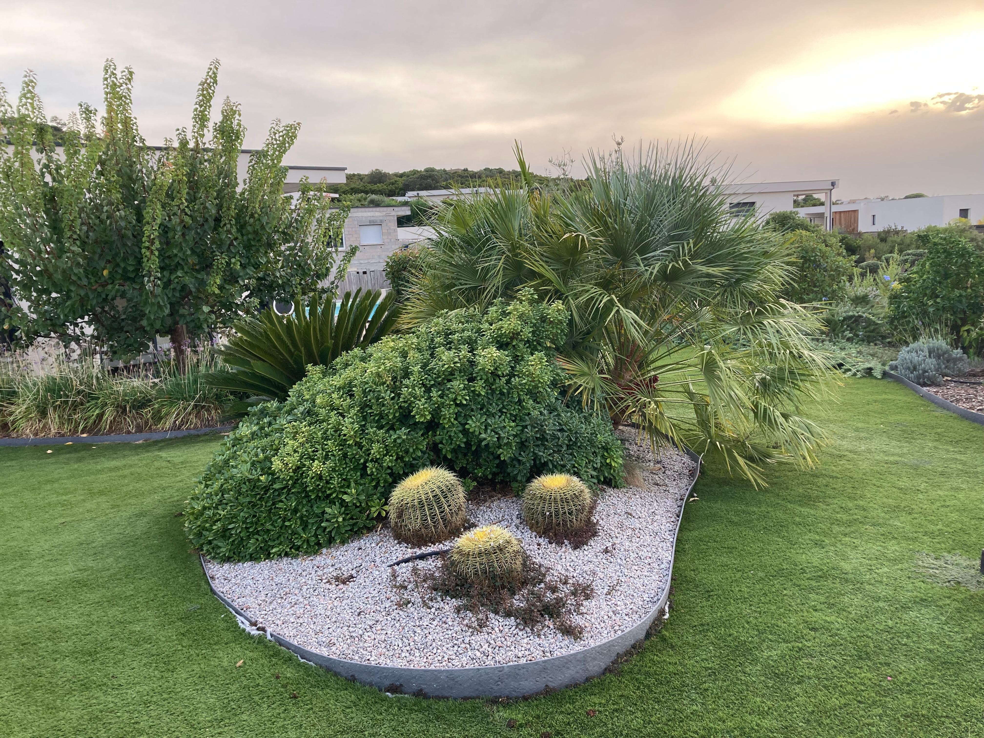 Accès au roof top par jardin