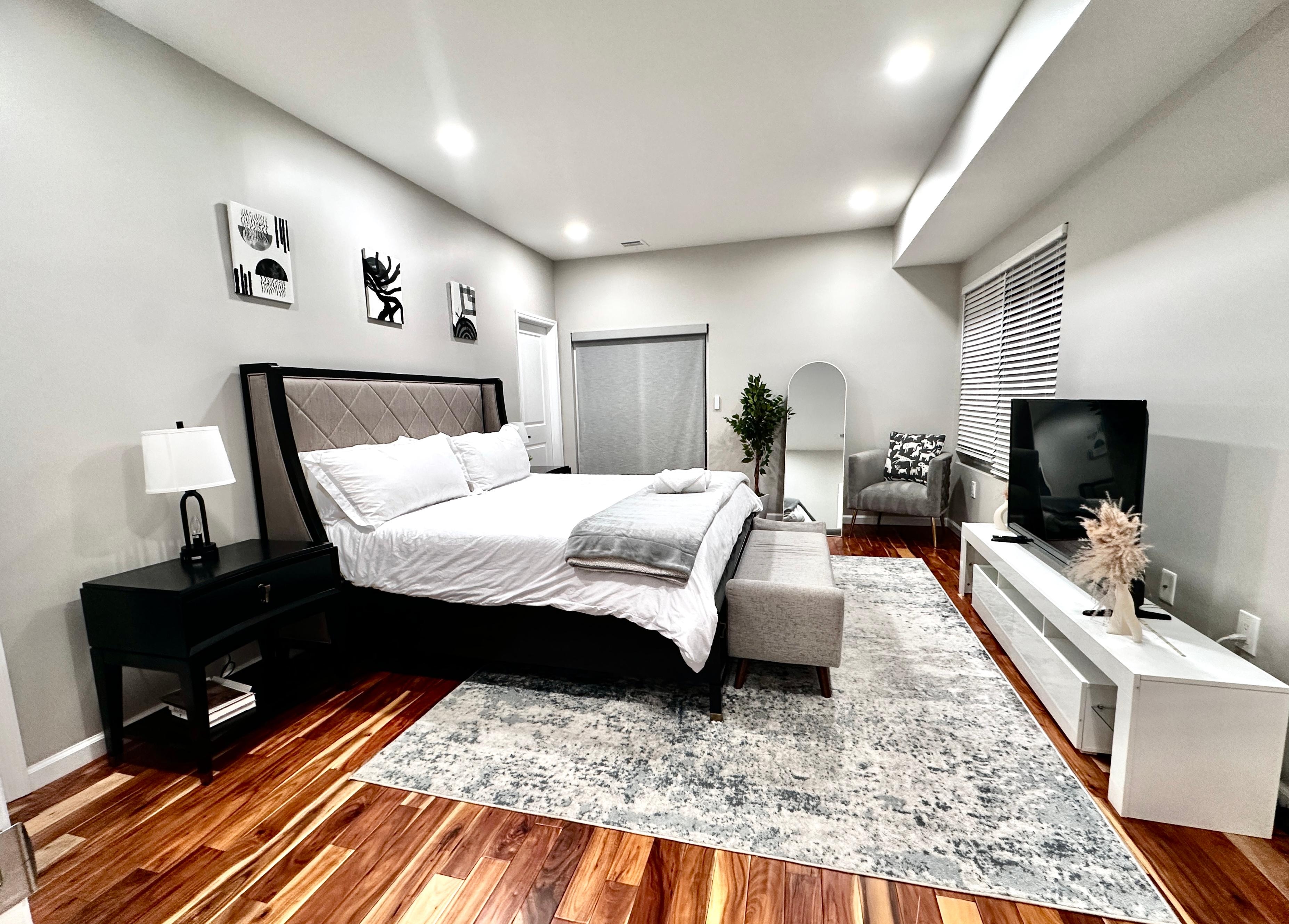 Primary bedroom — very spacious & well designed. 