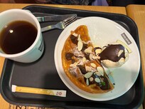 サボイホテルのに2階のカフェのワッフル、サクサクで美味しかったです。