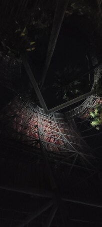 The "plebe" pool with no view. Just these ugly internal structures.