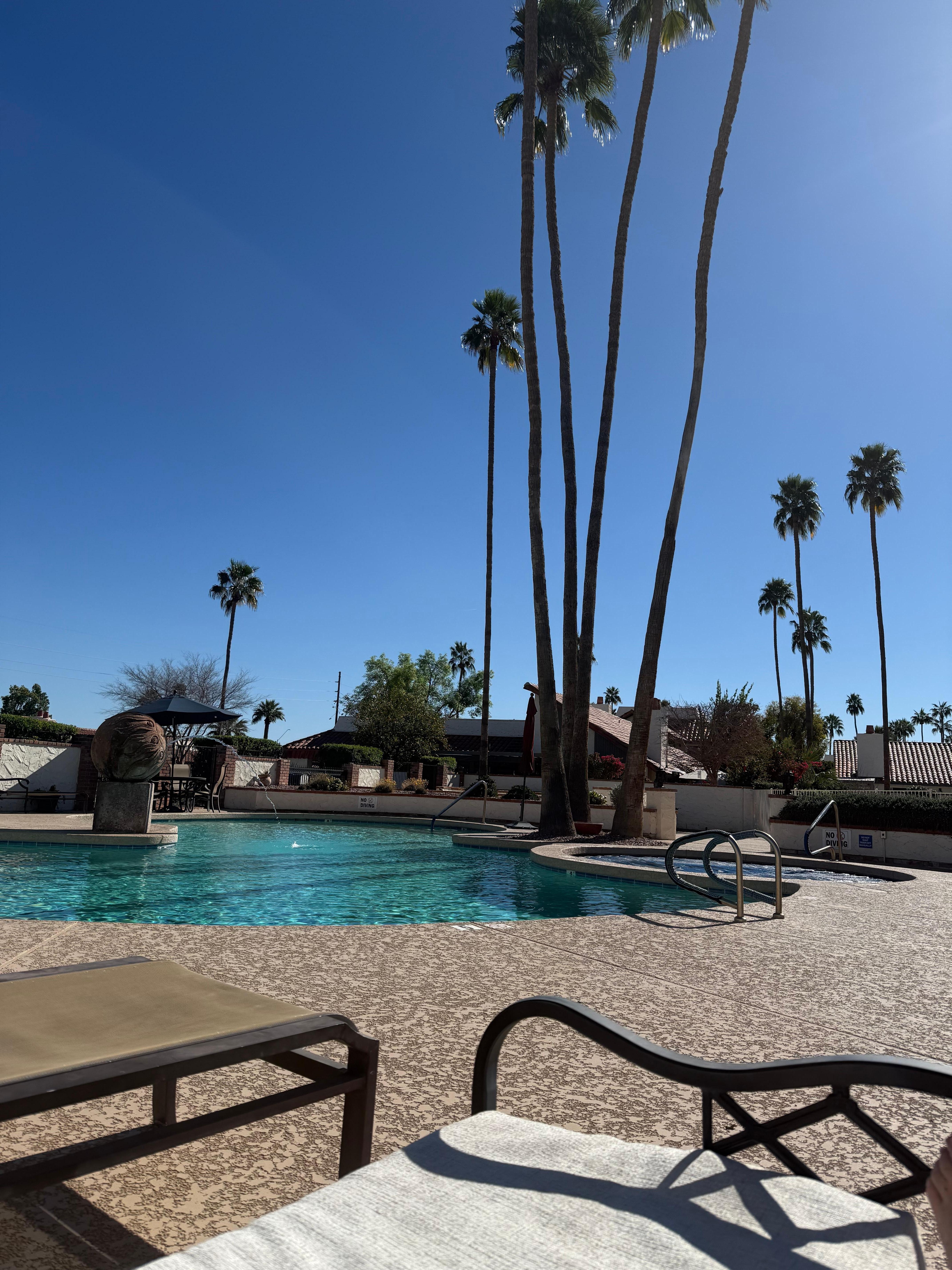 Great pool, hot tub and fire pit area just across the street.