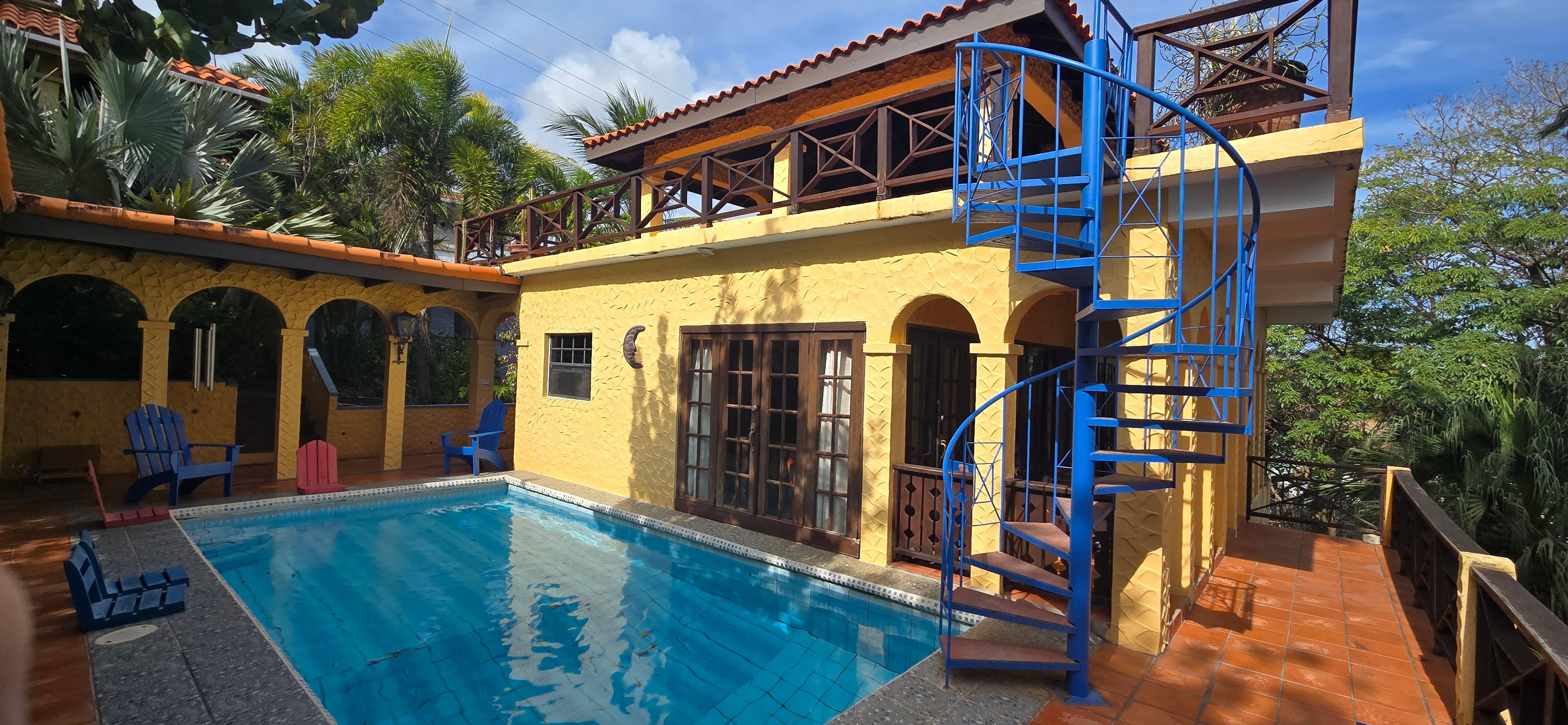 Beautiful pool/villa