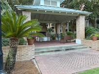 Outdoor fireplace