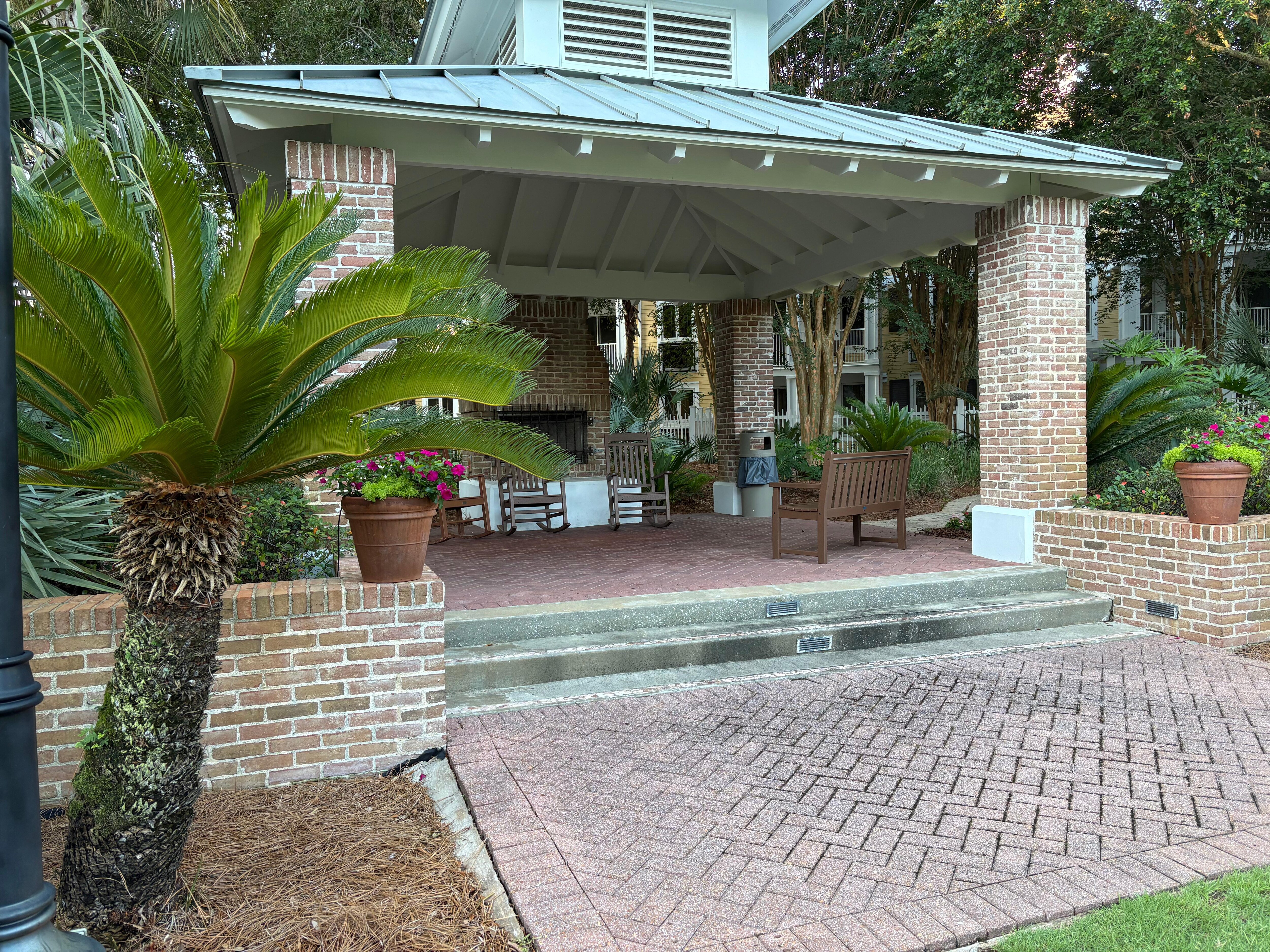 Outdoor fireplace