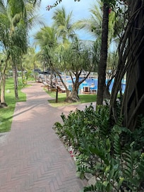 Caminho para piscina, jacuzzi etc