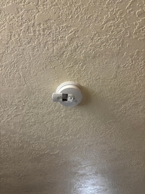 No batteries in smoke detectors