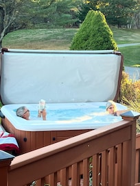 Great hot tub!