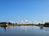 Badesee auf der Gegenüberliegenden Seite