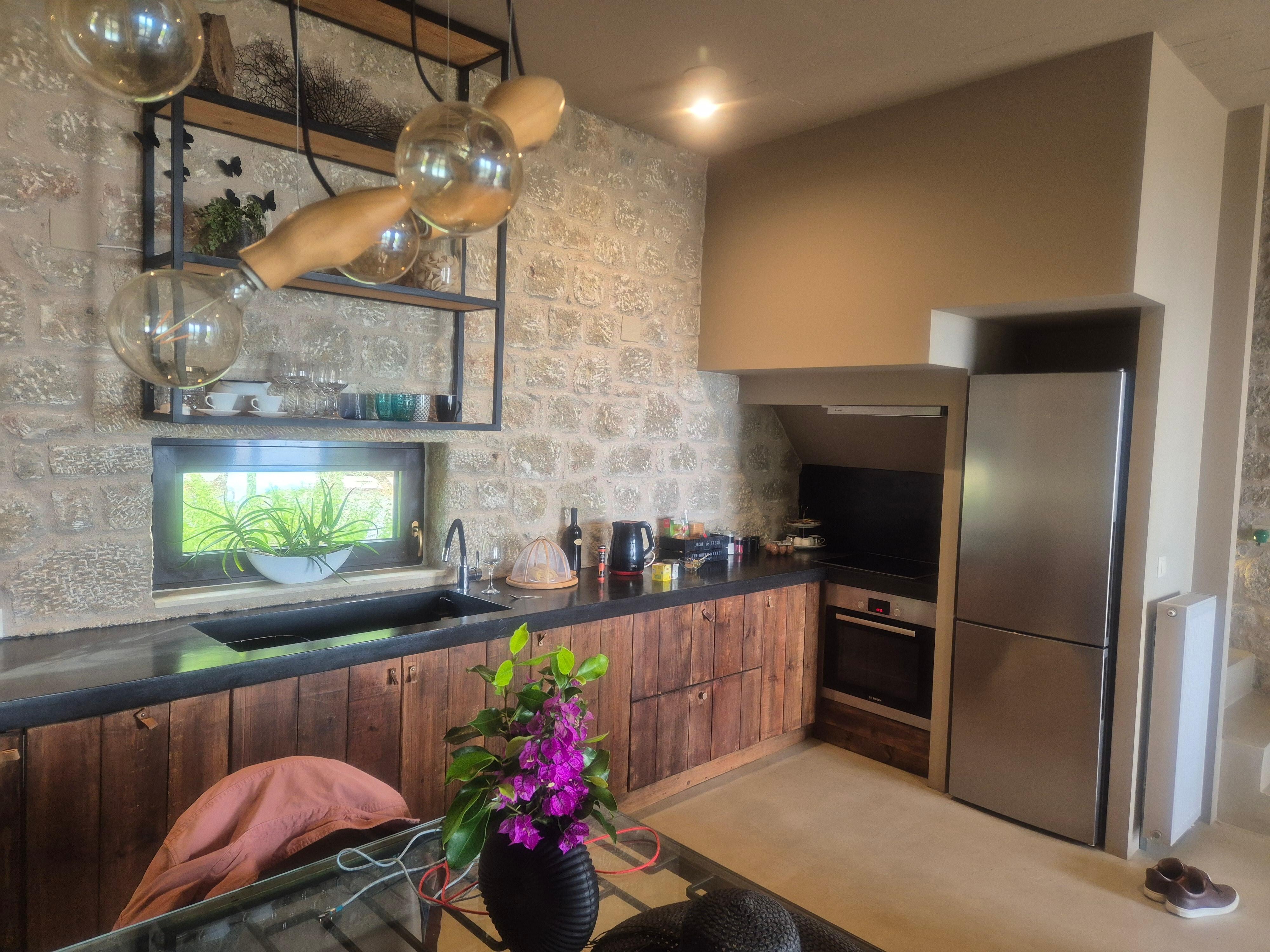 Fully working kitchen with everything you need including dishwasher and washing machine.