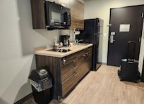 Full kitchen