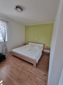 1 von 3 Schlafzimmern