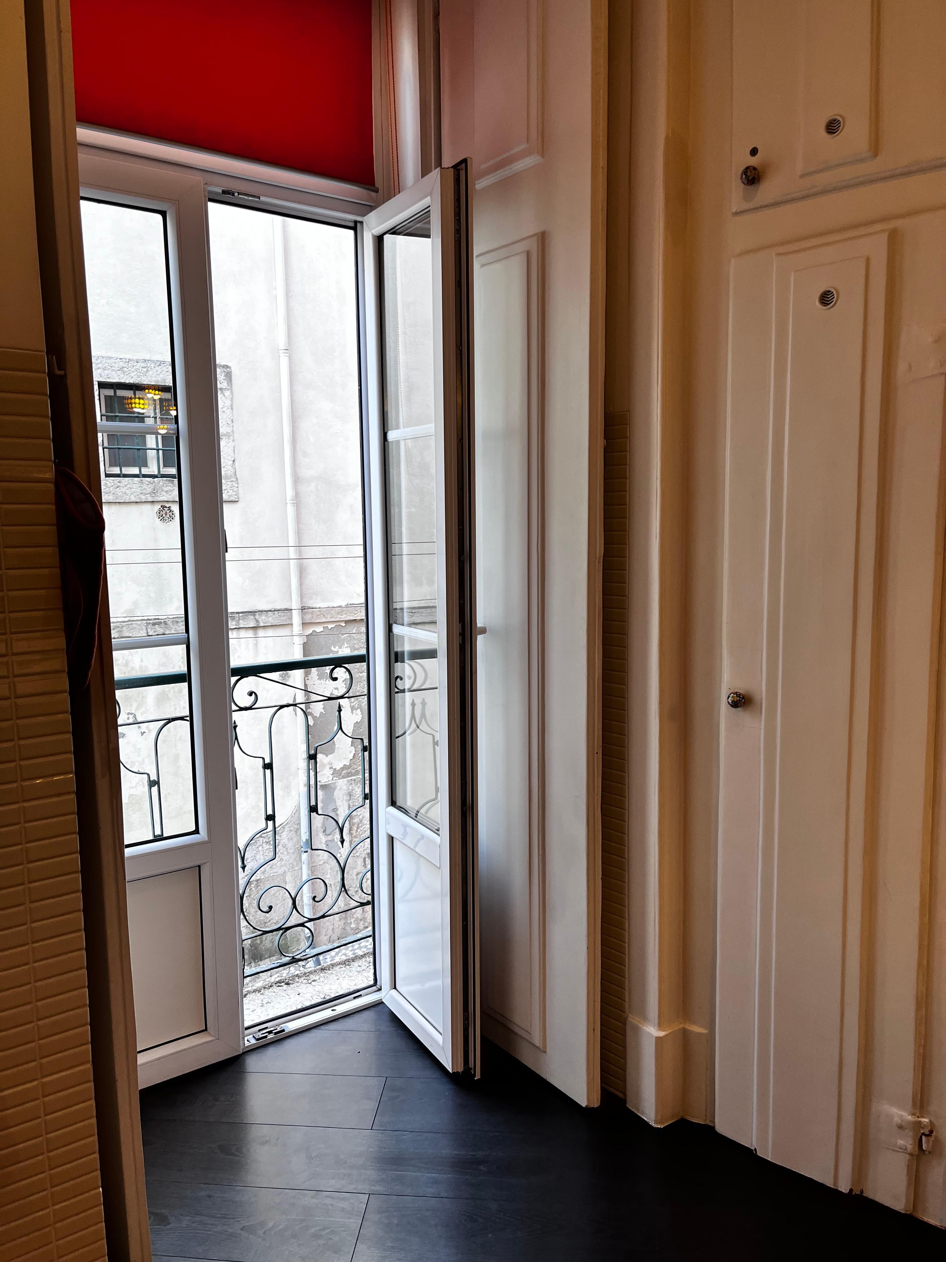 Second sitting area/bedroom