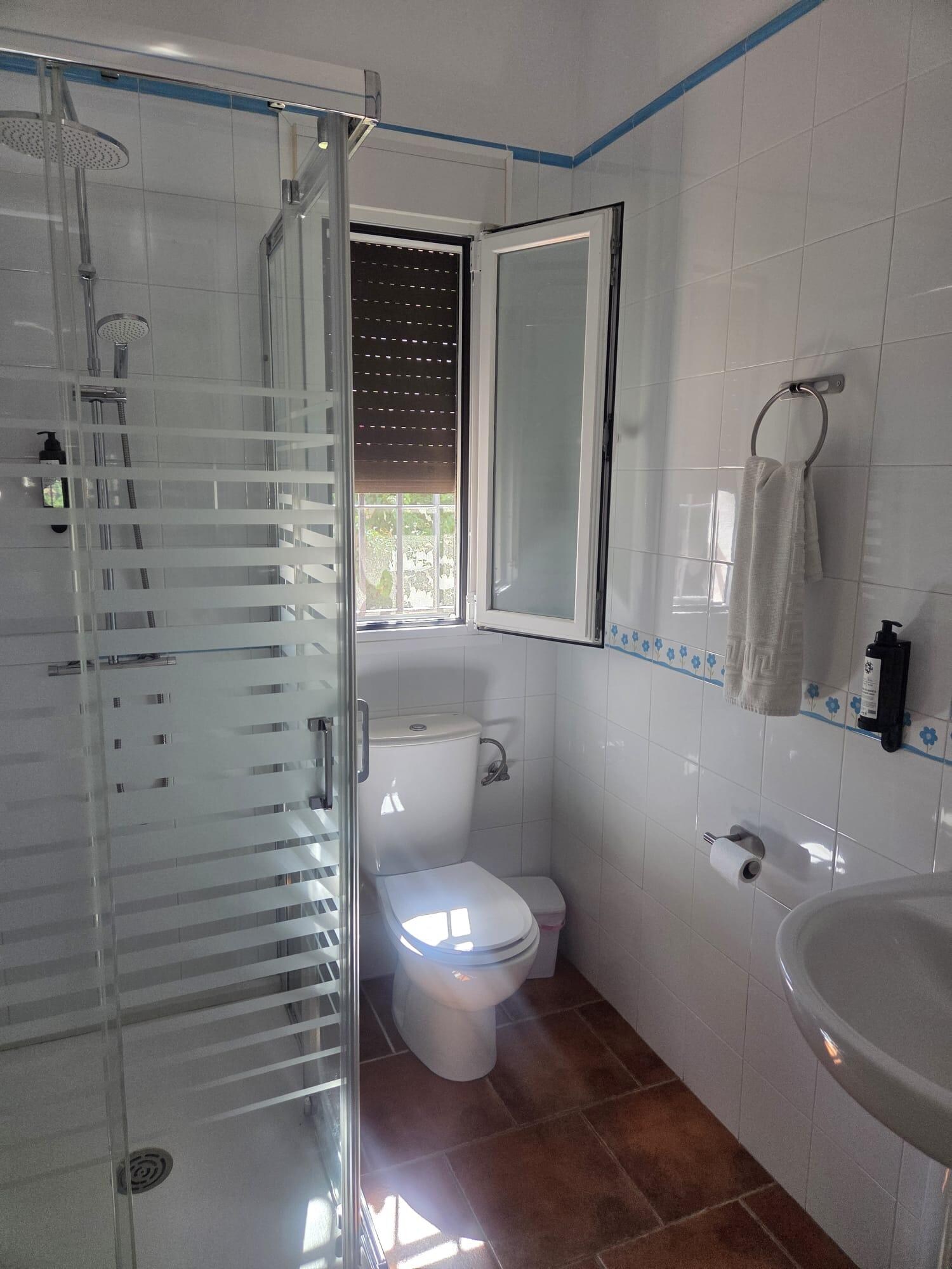 Badezimmer mit Dusche