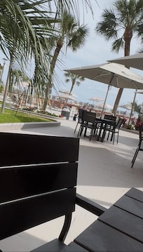 Nice outdoor area by the pool and bar.