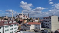 4階の部屋からビュー。ボスポラス海峡はぎりぎり見える。