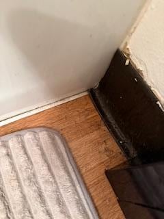 Hair from previous guests not cleaned from bathroom floor. 