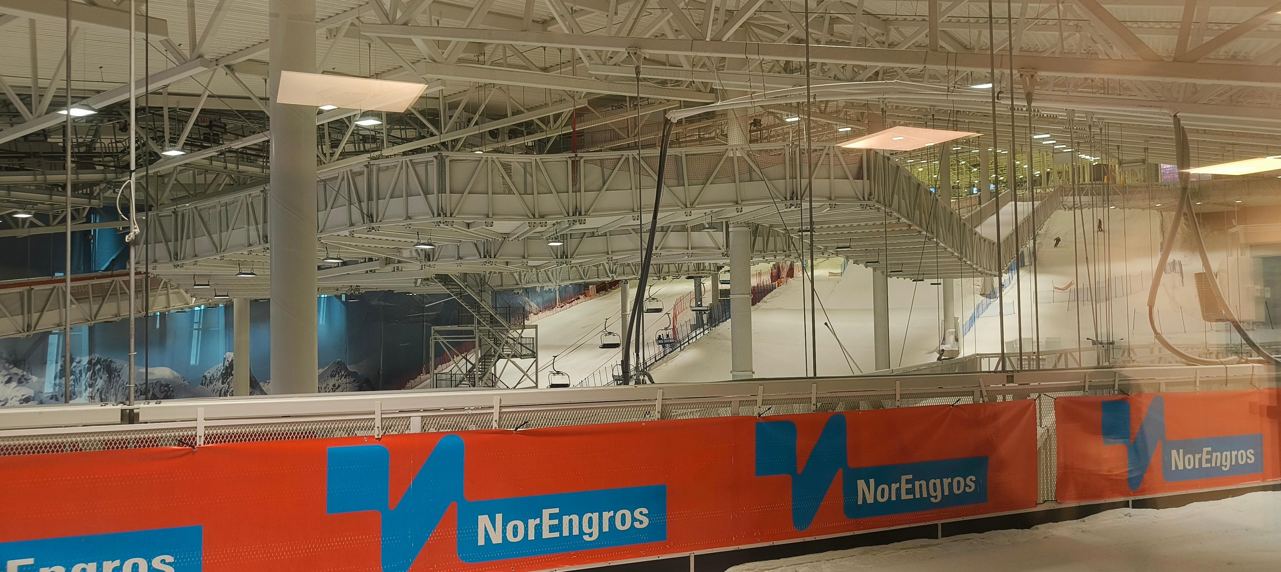 Mahdollisuus mäenlaskuun, hiihtoon ja jääseinäkiipeilyyn