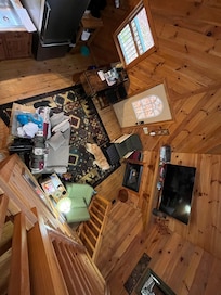 Cozy home with 3 TVs and wifi