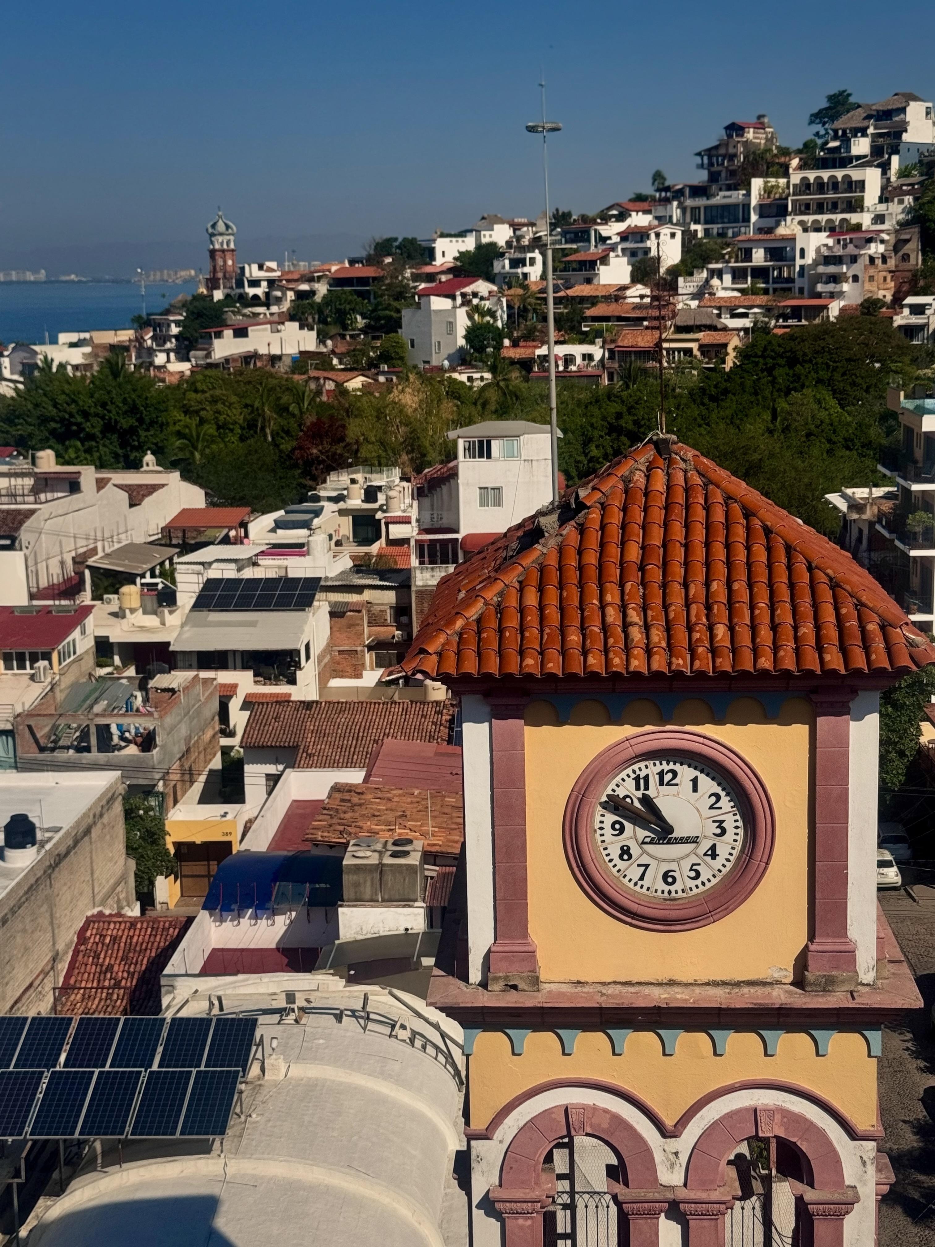 View from rooftop pool… everything is walkable. It was really fun to just walk out our door walk down the street to a coffee shop and be right in the action.