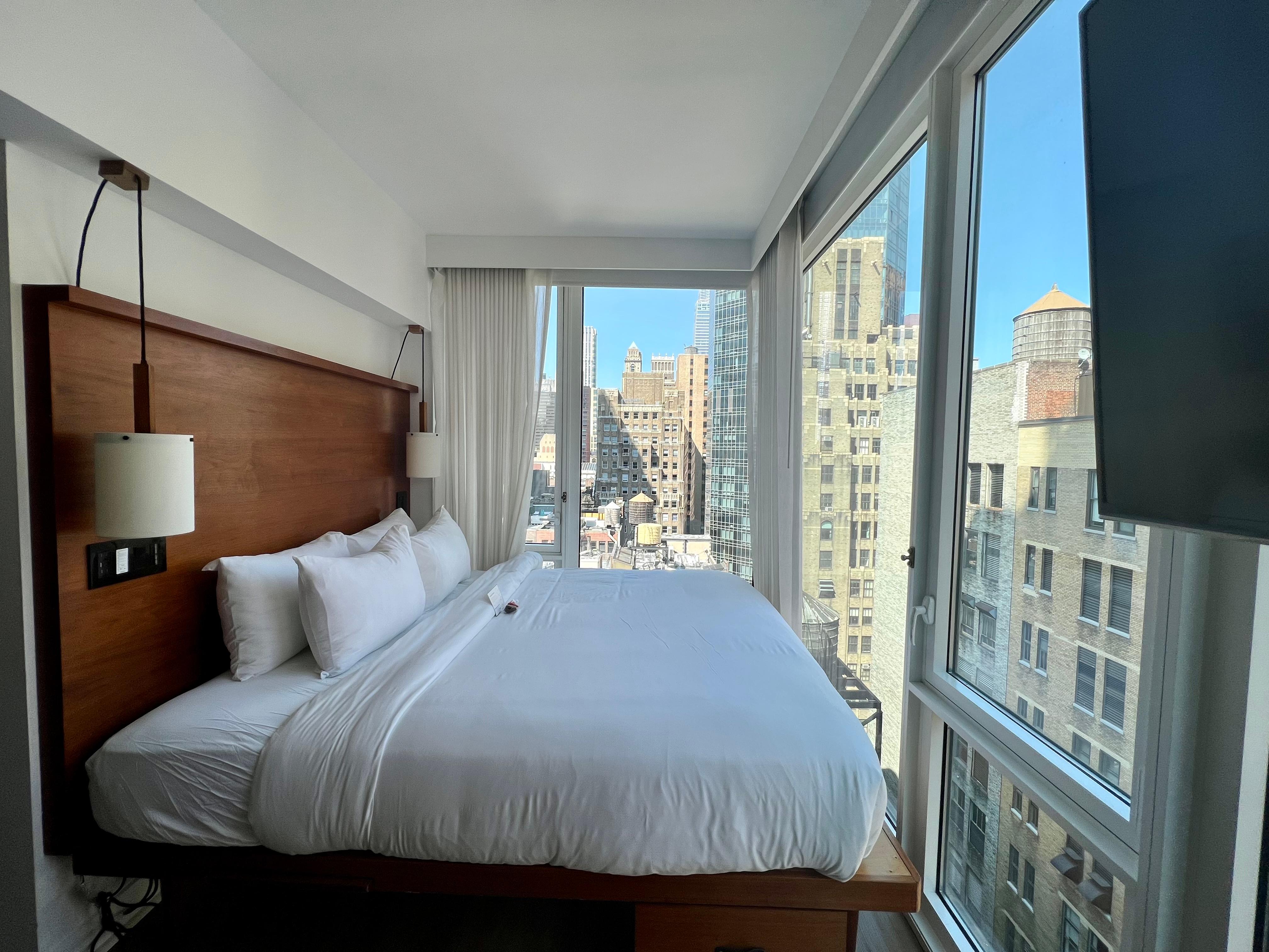 King essential 21st floor corner