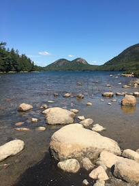 A short hike to beautiful Jordan Pond