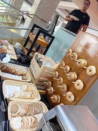 Bread, desserts, level (middle lower)