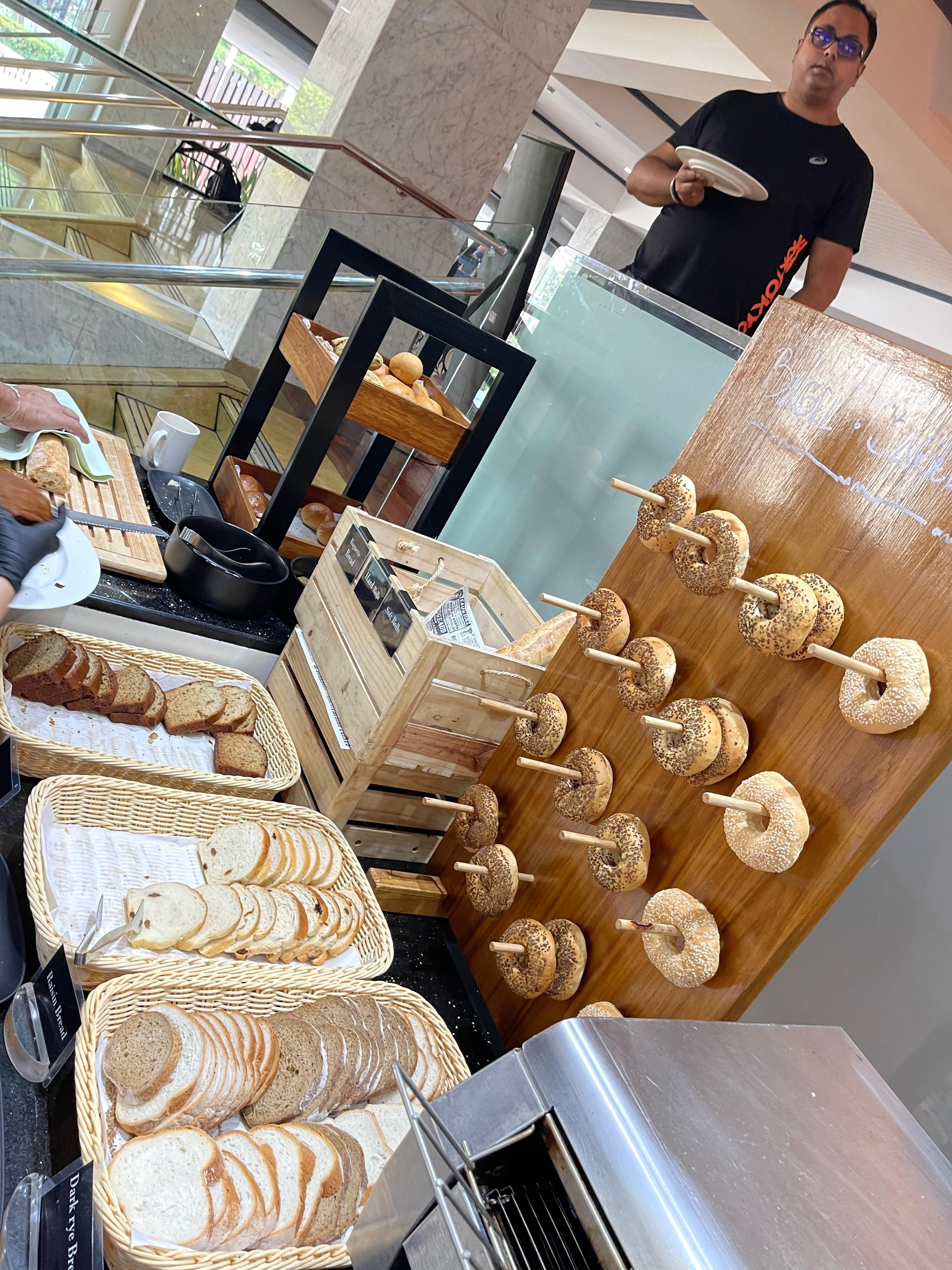 Bread, desserts, level (middle lower)
