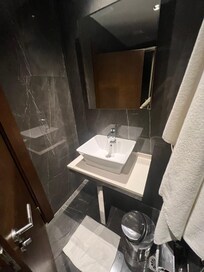 Lavabo fonctionnel nettoyé quotidiennement