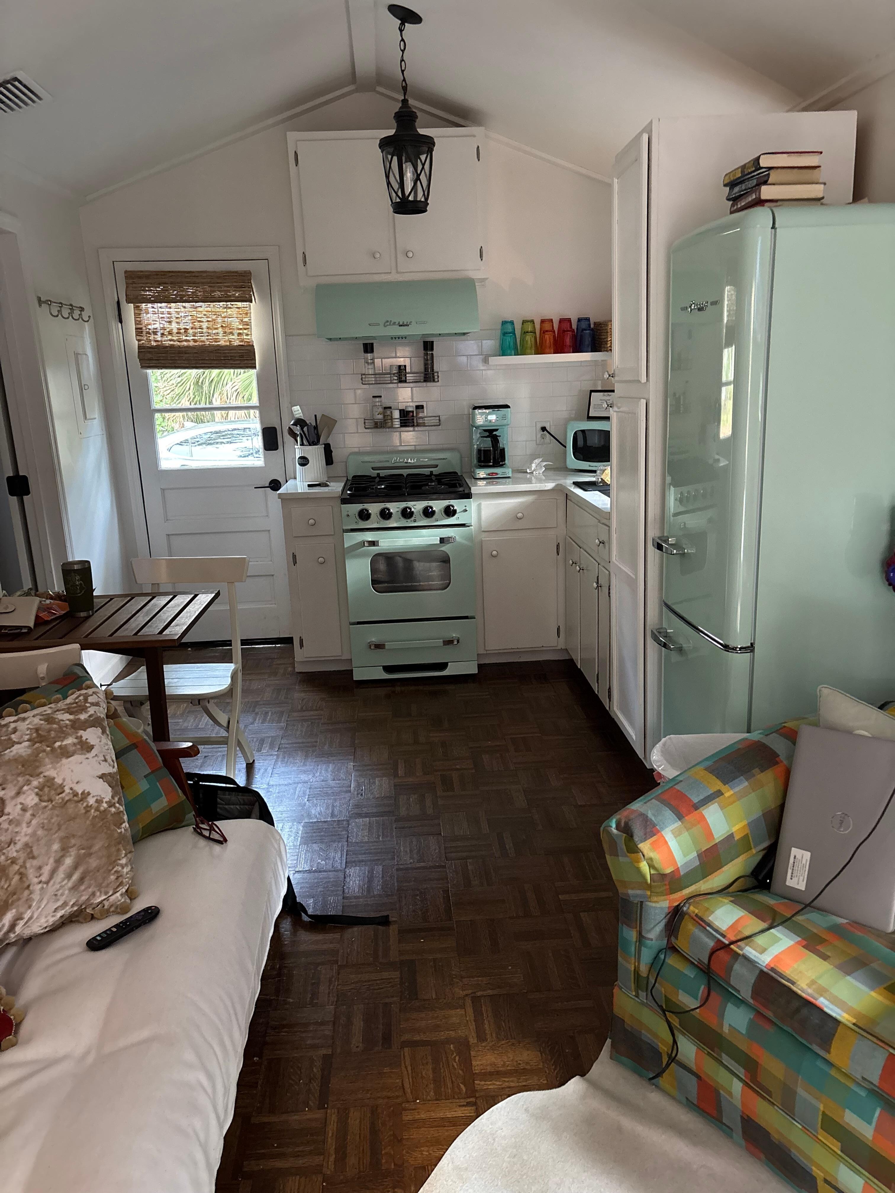 From the back door showing these adorable matching vintage appliances. 