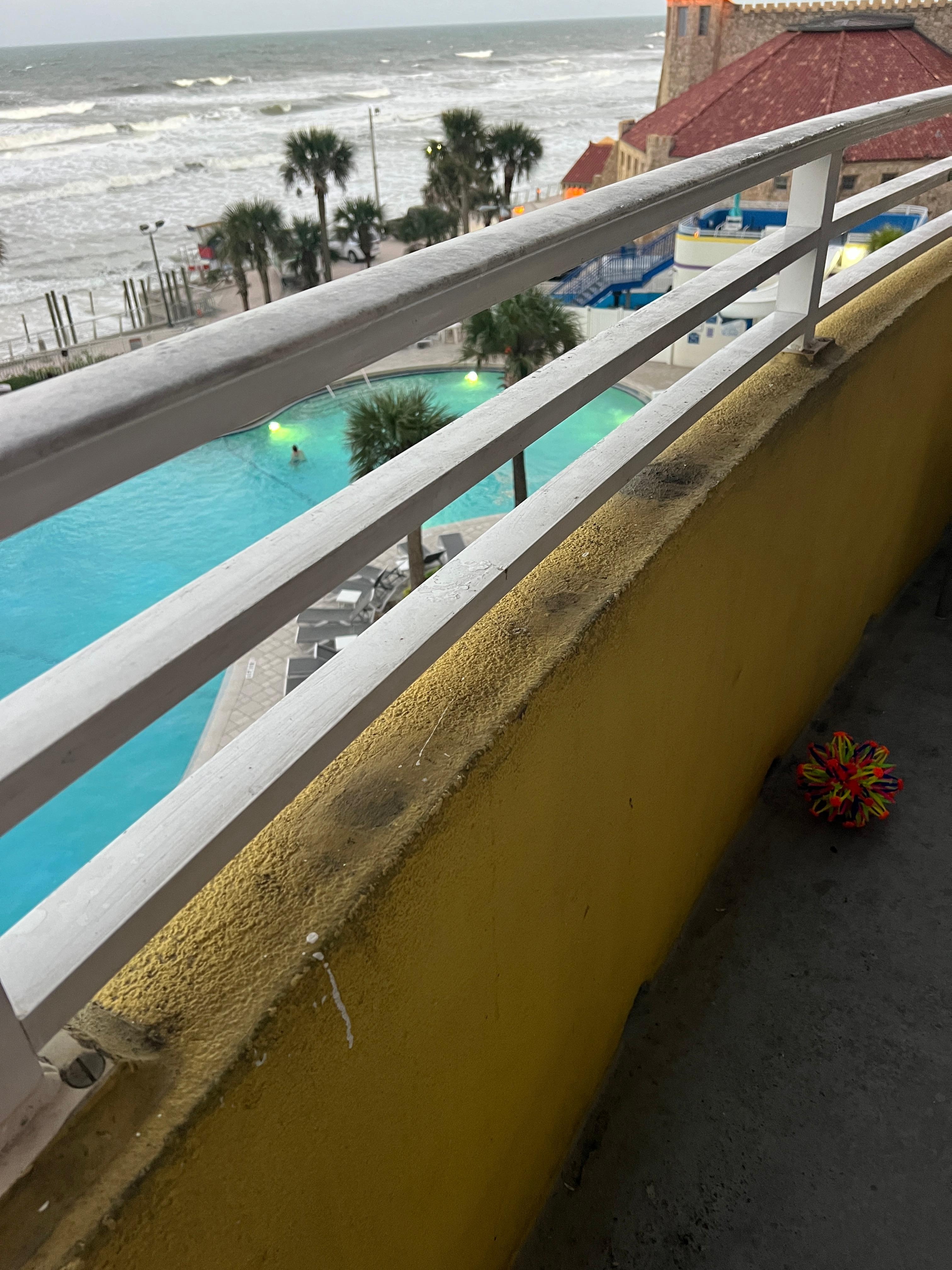 Dirty balcony wal (unit 505)l (neighbor’s wasn’t like this)