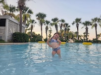 Lazy river / walk in pool