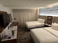 Very nice room. Comfortable beds