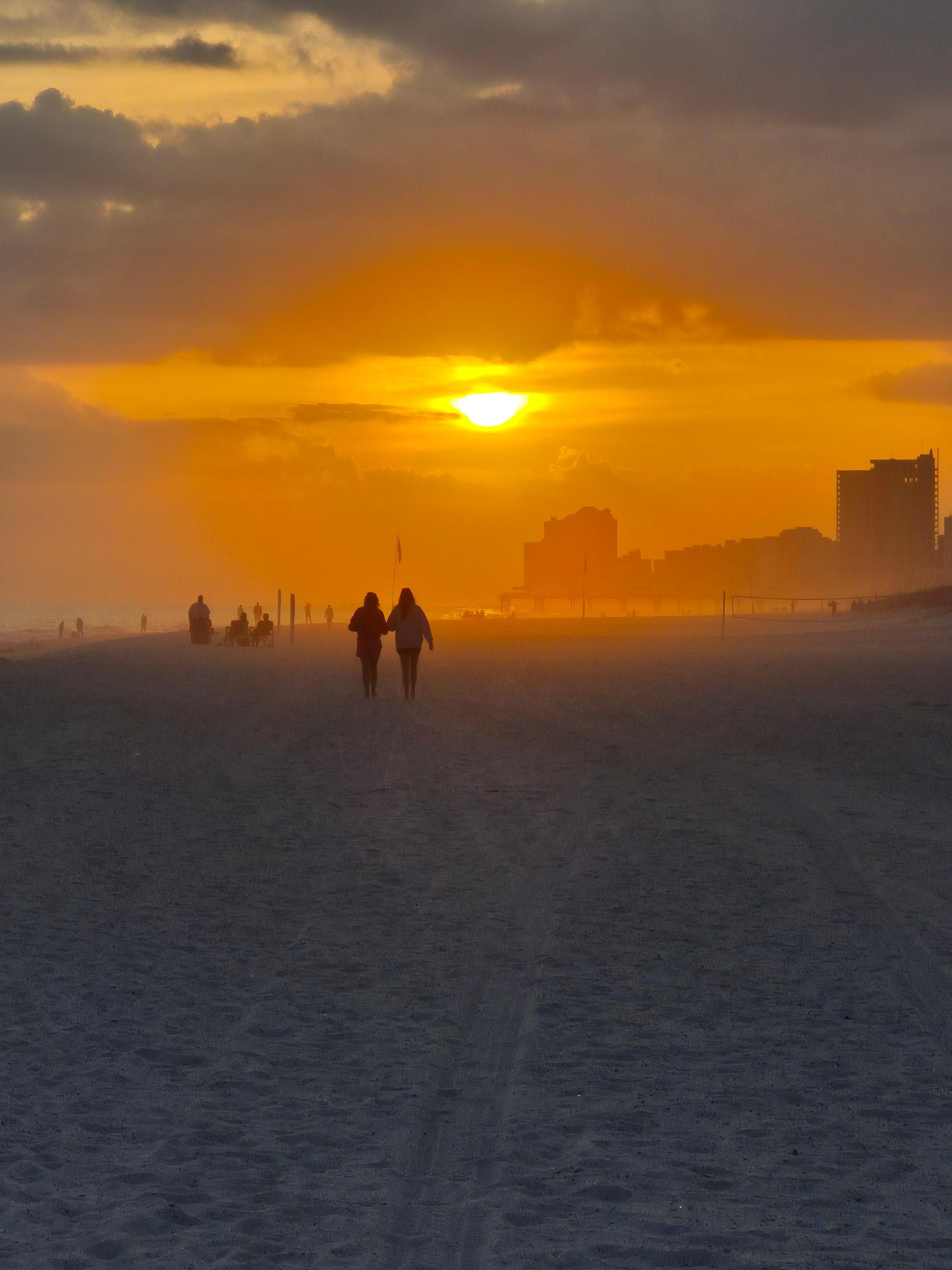 Beautiful sunsets and sunrises can be seen !