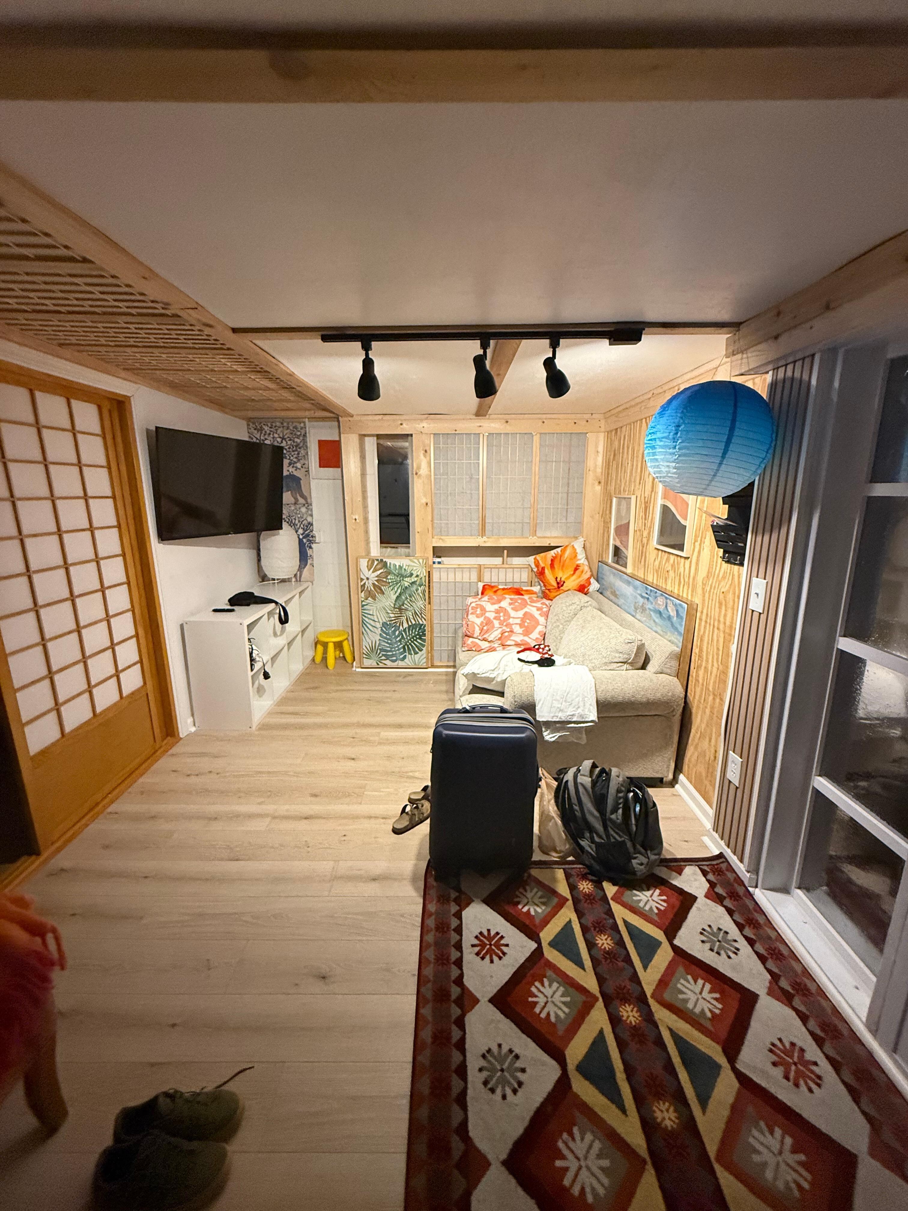 Living room/bedroom/no privacy rice paper door