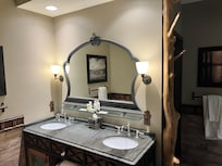 King Deluxe interior room