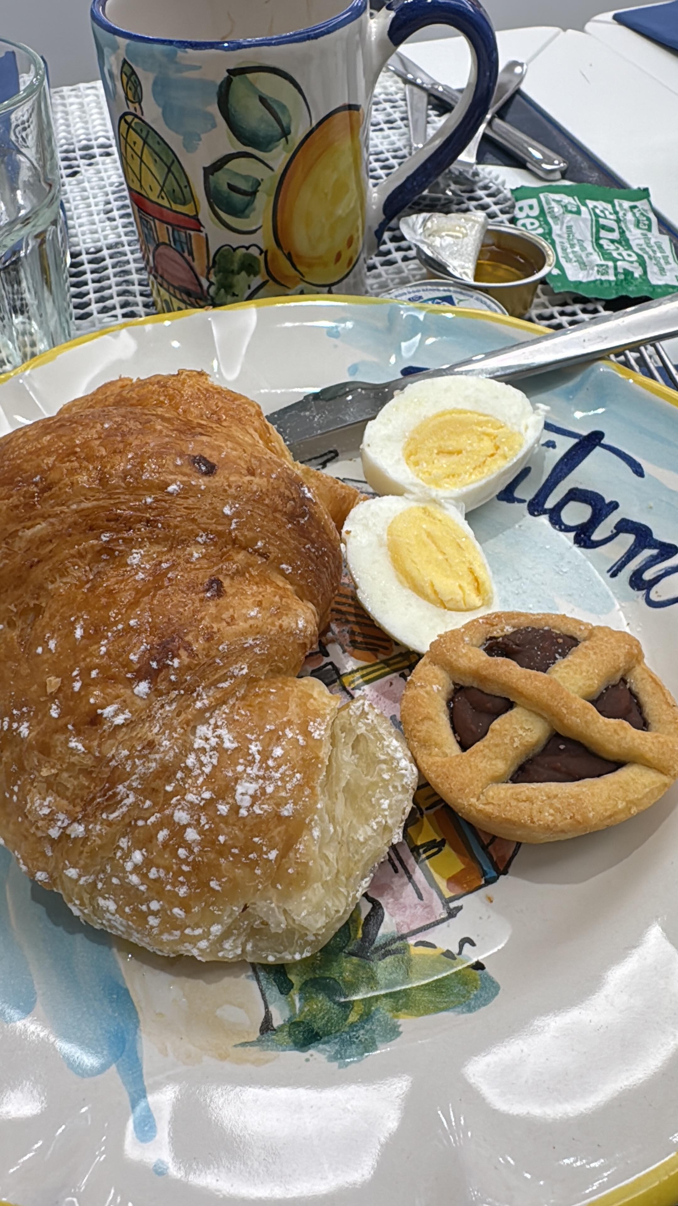 Louças lindas para o café 