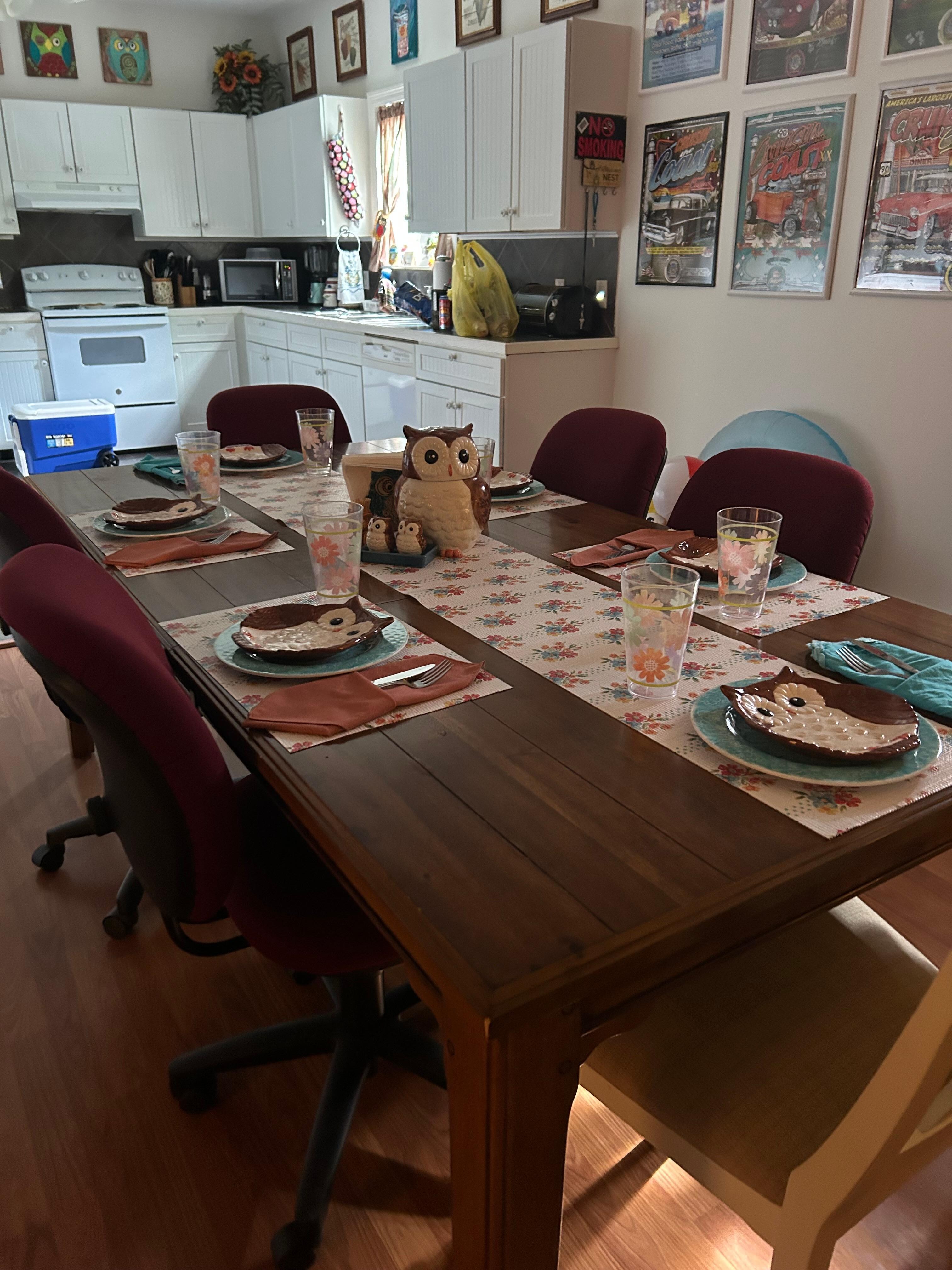 Fully set table for 6