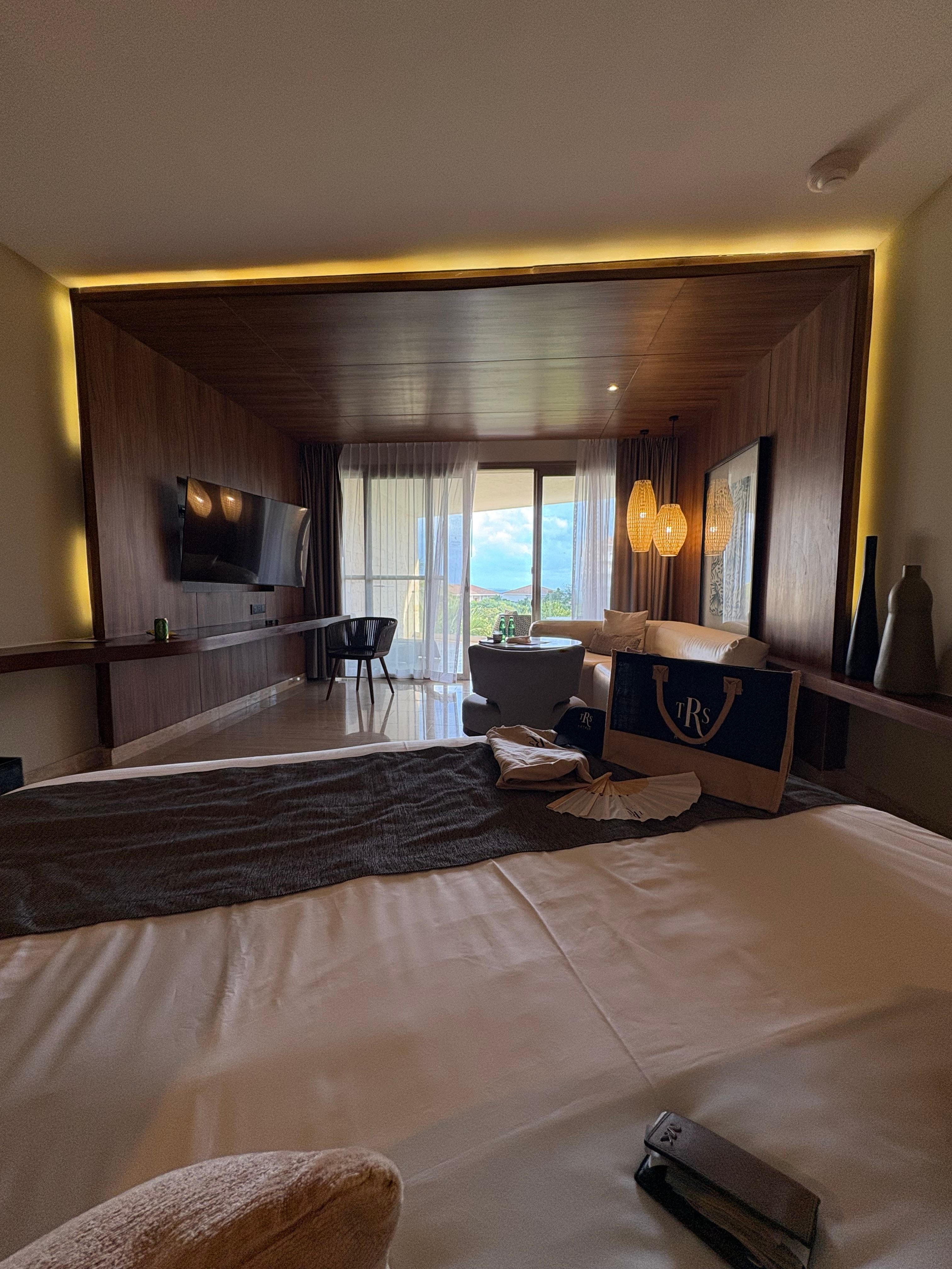 Ganhamos bolsa de praia, bonés, e protetores.